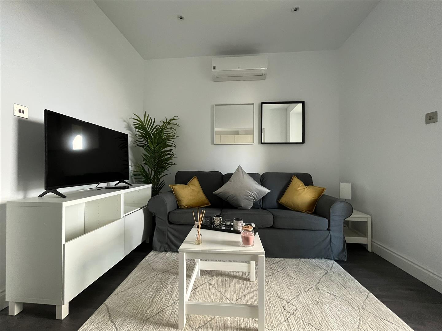 Image of Apartment - 1 Bedrooms - 1 Bathrooms for Rental in The Arches-Gibraltar, Image 3